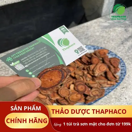 Đóng gói sản phẩm thảo dược tươi cẩn thận, sẵn sàng đến tay người tiêu dùng.