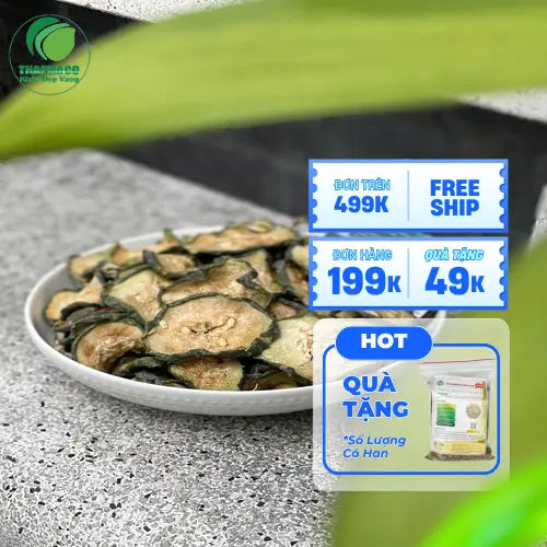 Các lát bí đao sấy lạnh được xếp gọn gàng, thể hiện chất lượng sản phẩm.