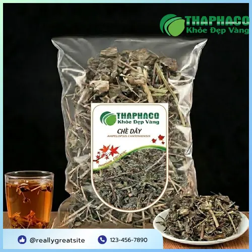 Hình ảnh chè dây khô nguyên bản với lớp tuyết trắng đặc trưng