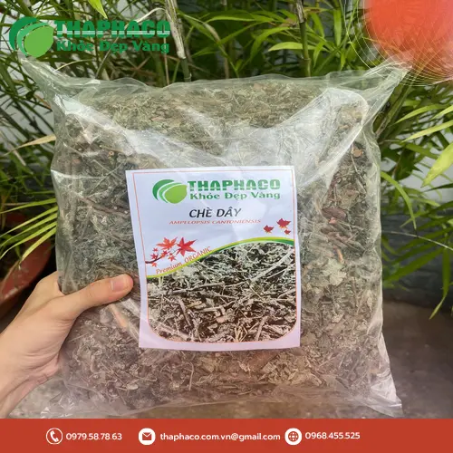 Ủ chè dây khô trong khoảng 5-10 phút để trà tiết hương vị