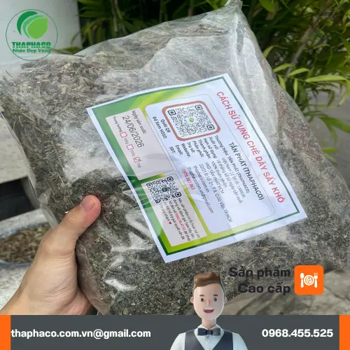 Pha chè dây lạnh và thêm mật ong để tăng hương vị