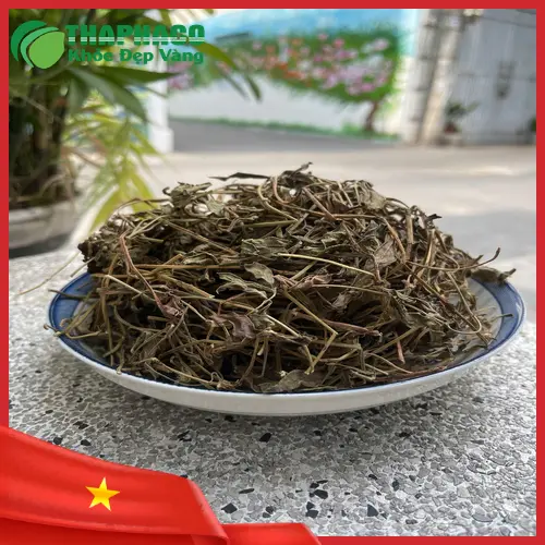 Người phụ nữ tham khảo ý kiến bác sĩ